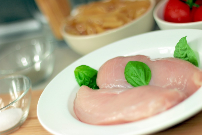 boucherie-PUGET VILLE-min_turkey_hen_meat_raw_pink_chicken_ingredient_cooking_uncooked-1087266